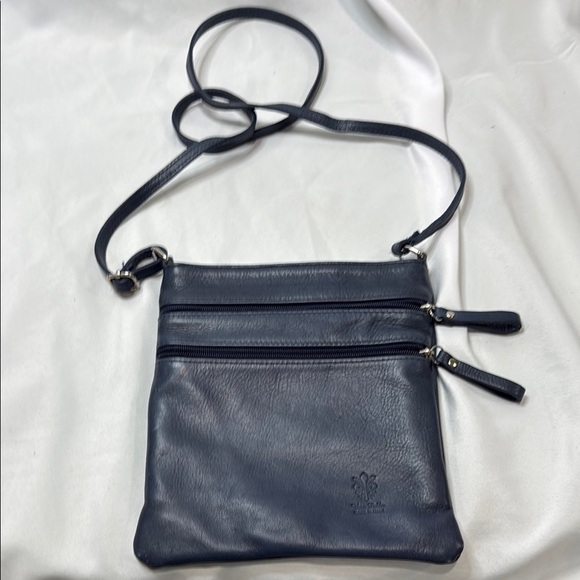 Vera Pelle Navy Blue Genuine Leather Crossbody Bag with Zippered Pockets - Picture 1 of 15